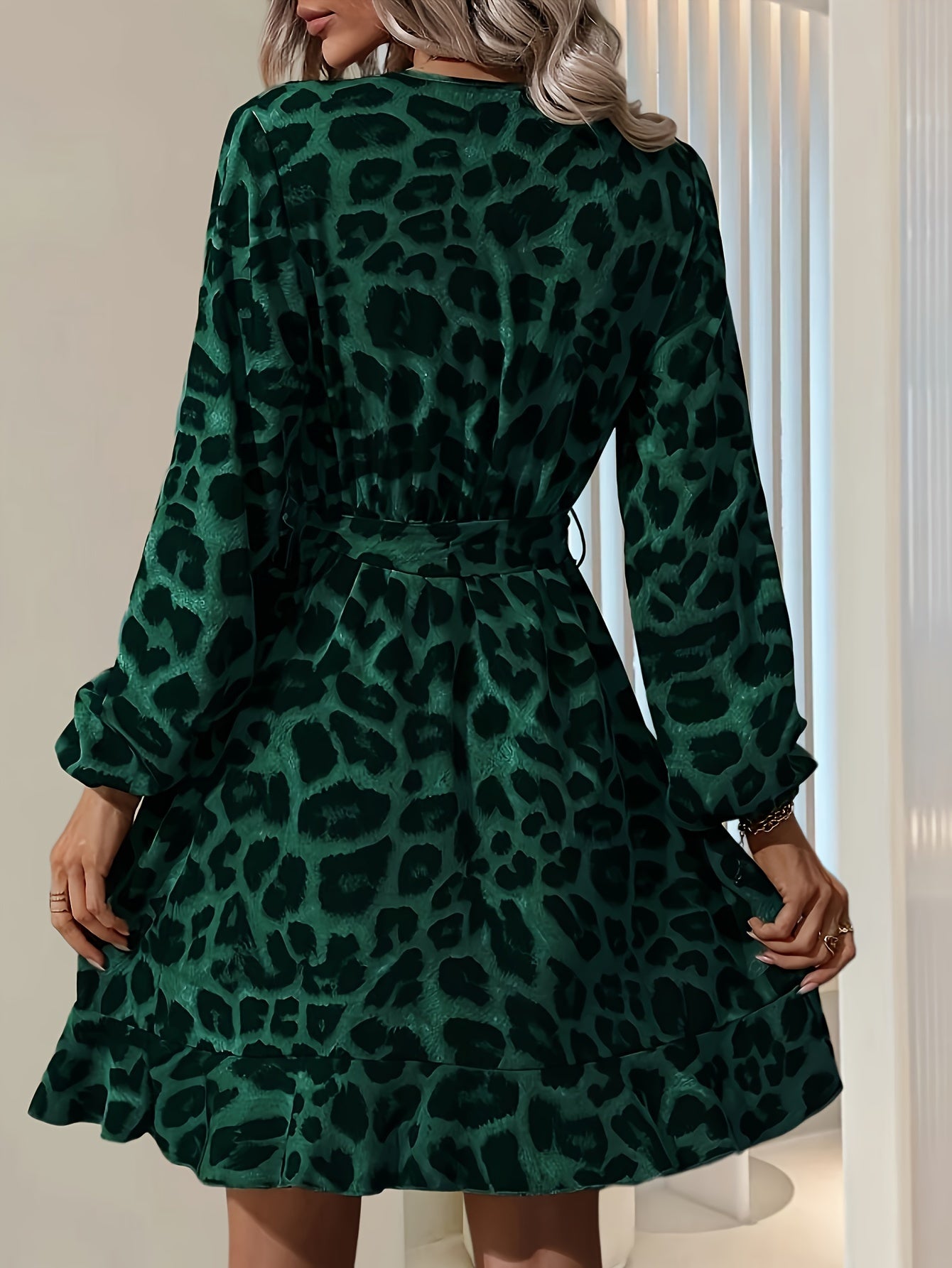 Robe élégante femme – Robe fluide à motif léopard pour soirée chic et décontractée