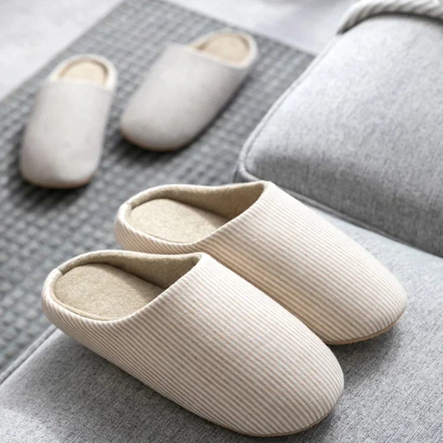 Chaussons douillets femme – Pantoufles confortables en peluche pour intérieur