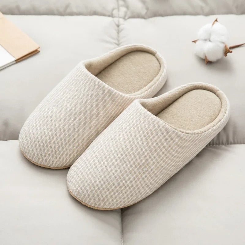 Chaussons douillets femme – Pantoufles confortables en peluche pour intérieur