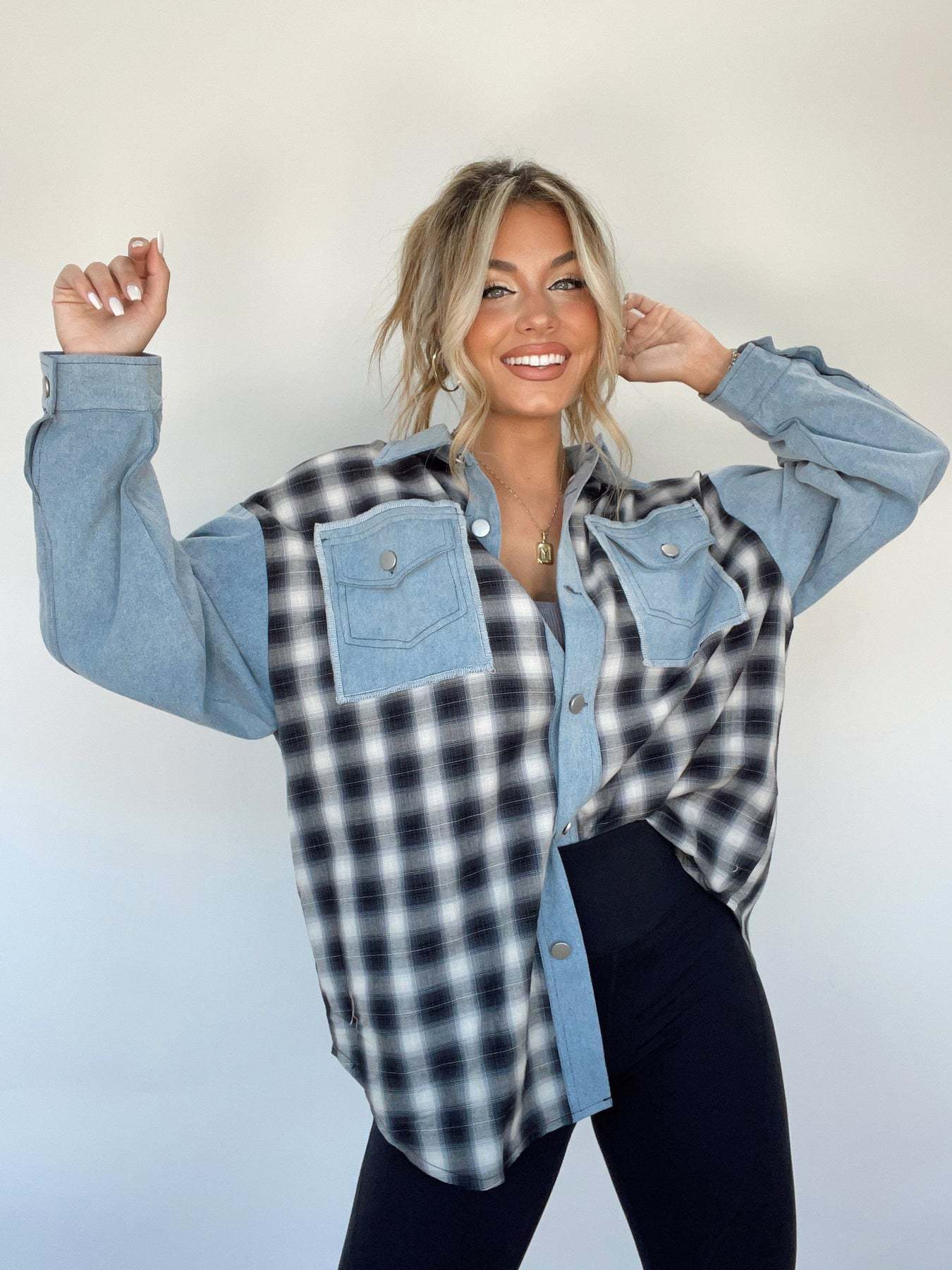 Chemise en denim femme – Chemise à carreaux chic avec patte de boutonnage