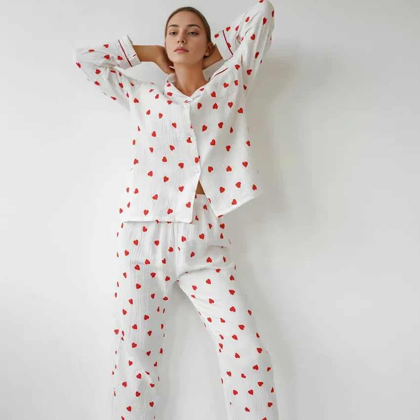 Pyjama femme motifs en cœur – Ensemble confortable et chic pour nuit douce